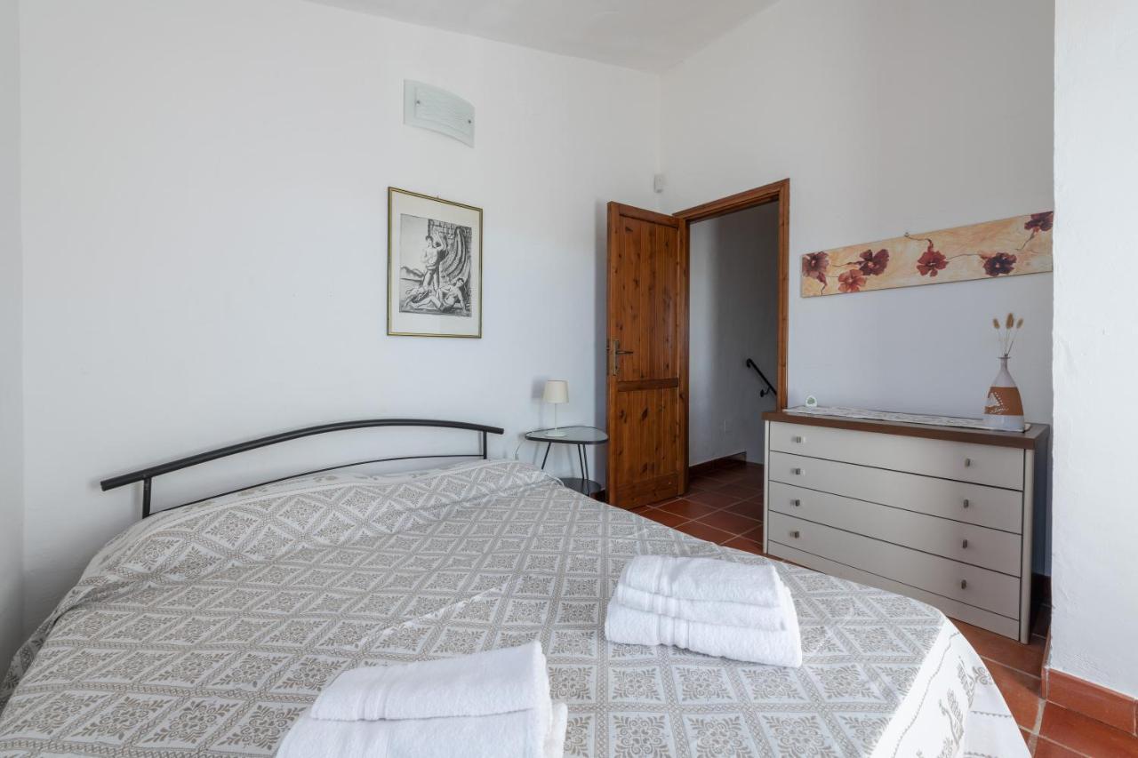 Damiano Holiday House Porto Columbu - Perd'E Sali Zewnętrze zdjęcie